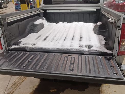 Used 2011 Nissan Frontier SV w/ SV Premium Utility Pkg image 7