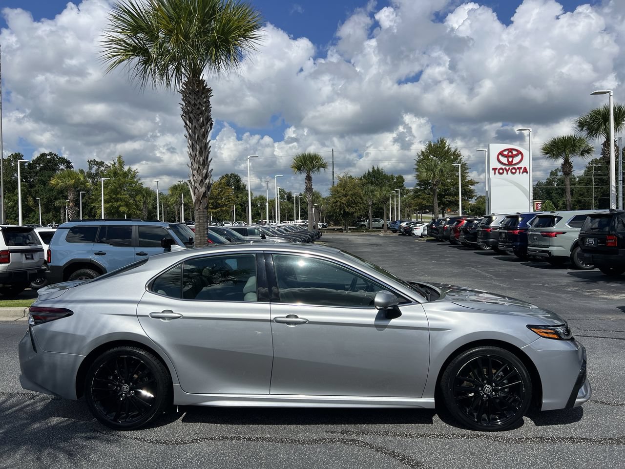 Used 2024 Toyota Camry XSE FWD image 11