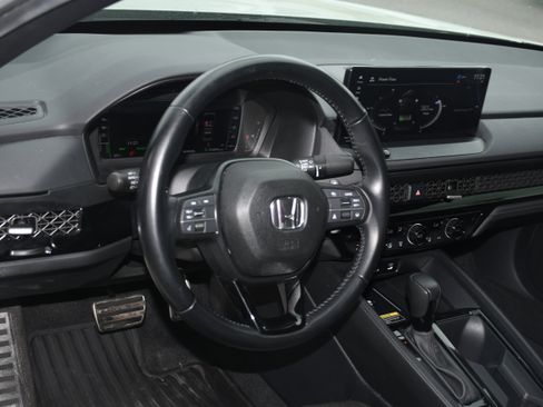 Used 2025 Honda Accord Sport image 8