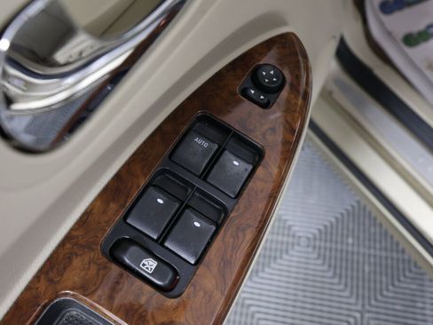 Used 2005 Buick LaCrosse CXL image 30