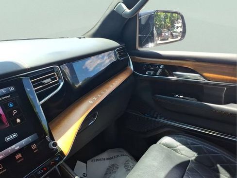 Used 2023 Jeep Grand Wagoneer L Series III AWD/4WD image 26