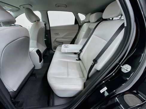 Used 2025 Hyundai Kona SEL FWD image 28