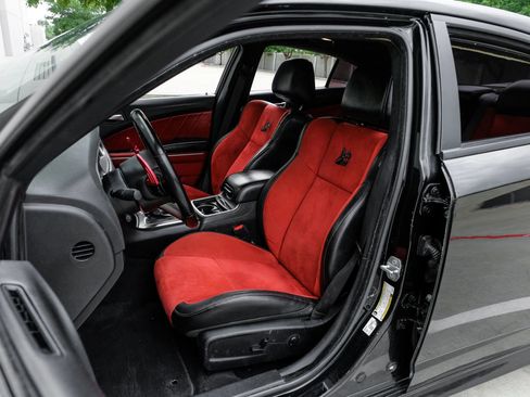 Used 2022 Dodge Charger Scat Pack w/ Dynamics Package RWD image 32