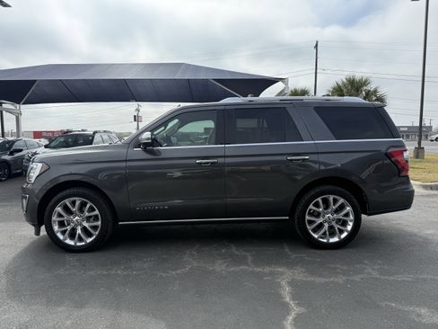 Used 2019 Ford Expedition Platinum image 4