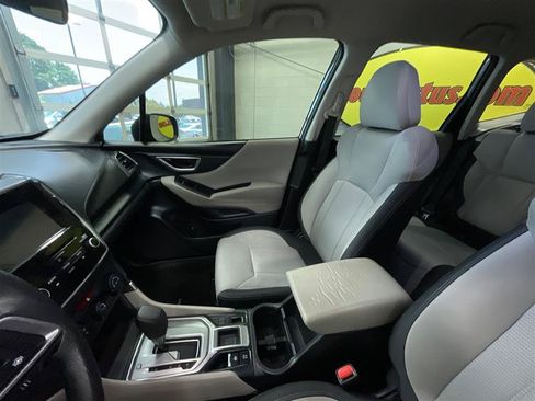 Used 2022 Subaru Forester AWD/4WD image 12