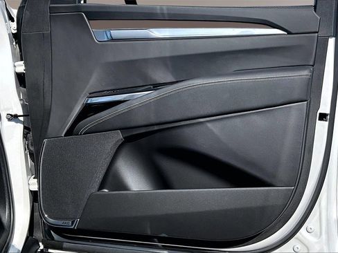 Used 2025 Cadillac Escalade Sport Platinum w/ LPO, ONYX Package image 19