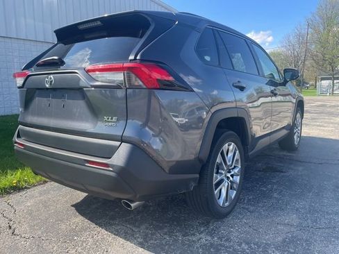 Used 2023 Toyota RAV4 XLE Premium image 14