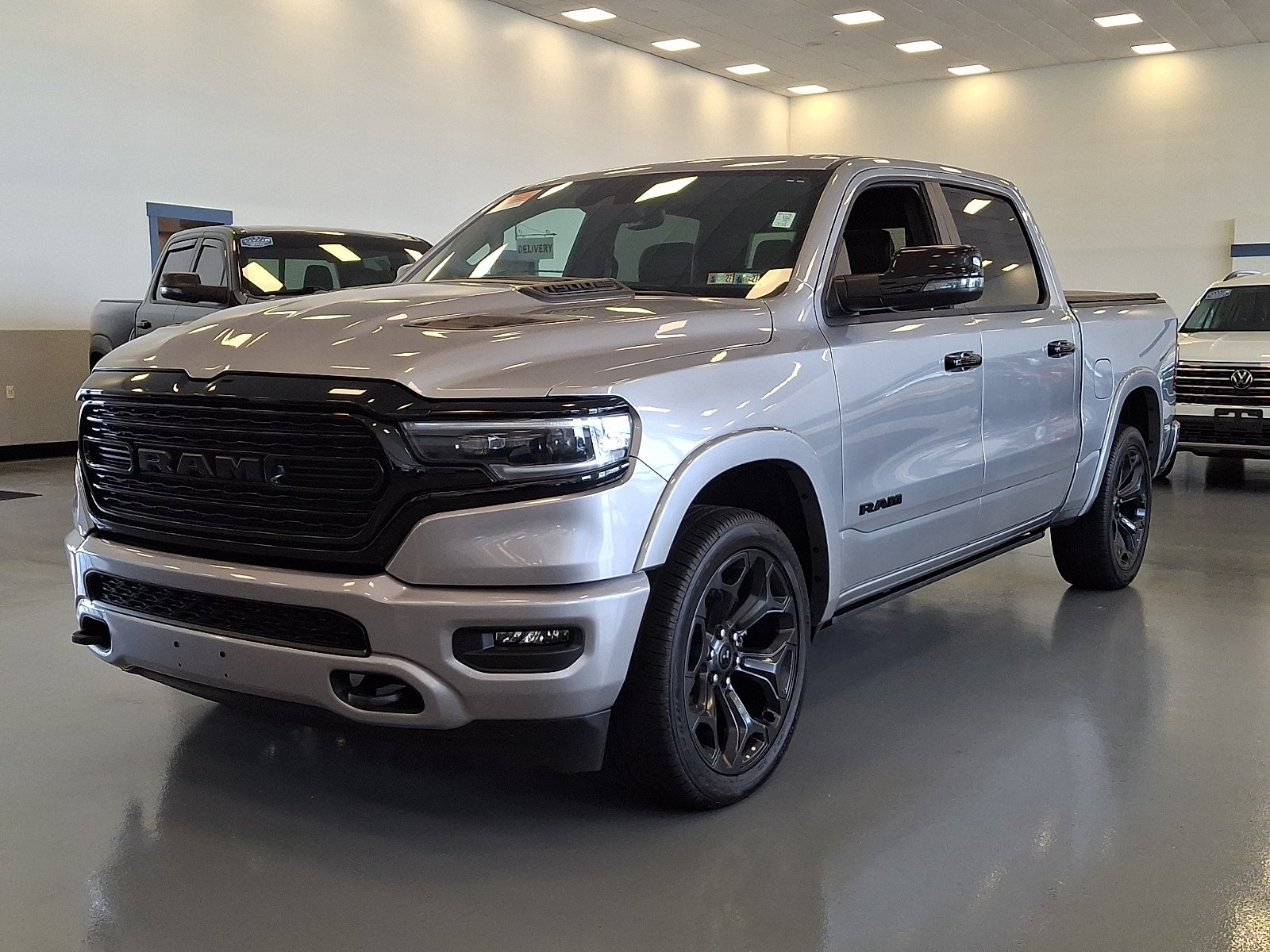 Used 2024 RAM 1500 Limited w/ Night Edition AWD/4WD image 3
