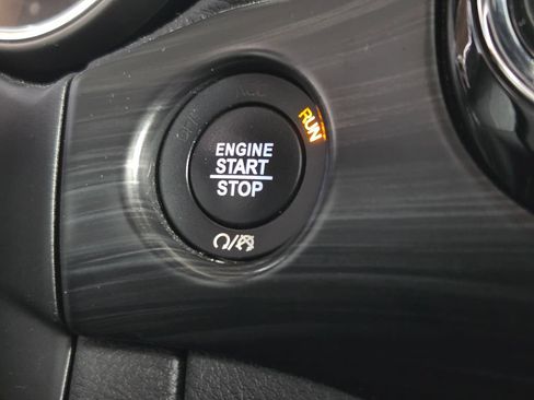 Used 2020 Jeep Grand Cherokee Altitude AWD/4WD image 14