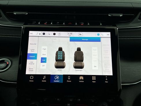 Used 2024 Jeep Grand Cherokee Overland w/ Adv Protech Group III image 28