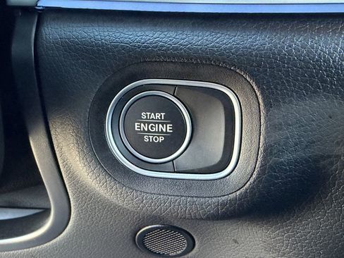 Used 2025 Mercedes-Benz GLE 450e 4MATIC image 27