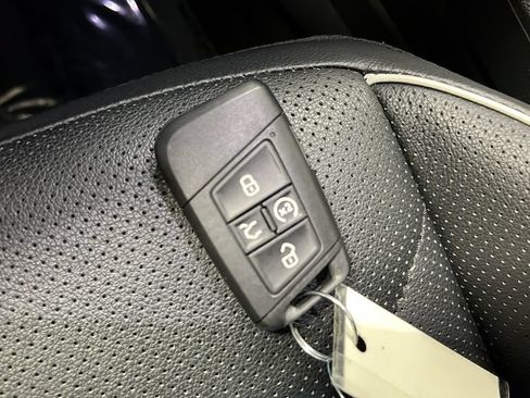 Used 2024 Volkswagen Tiguan SEL R-Line AWD/4WD image 36