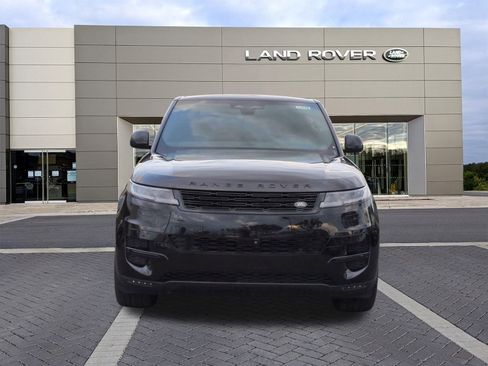 Used 2024 Land Rover Range Rover Sport SE image 2