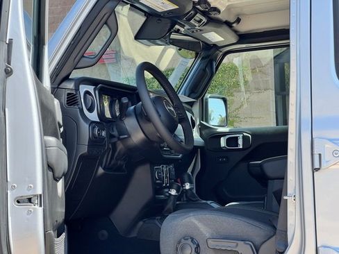 Used 2024 Jeep Wrangler Sport S image 2