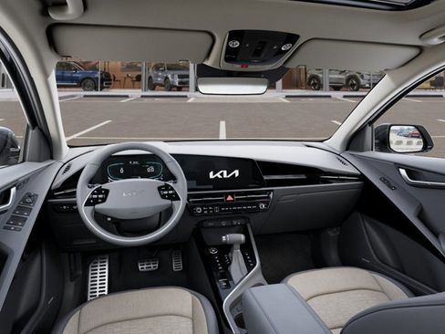 New 2025 Kia Niro SX Touring image 14
