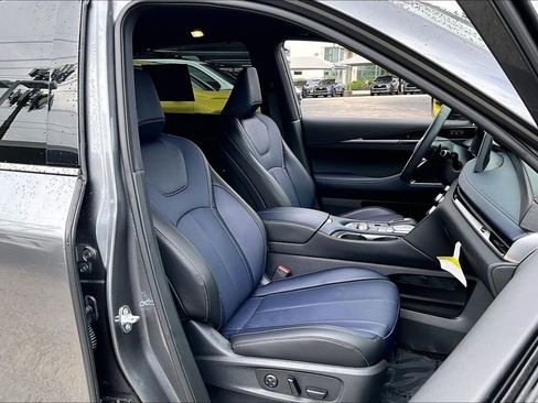 Certified 2026 INFINITI QX60 Sport w/ Dark Cargo Package AWD/4WD image 12