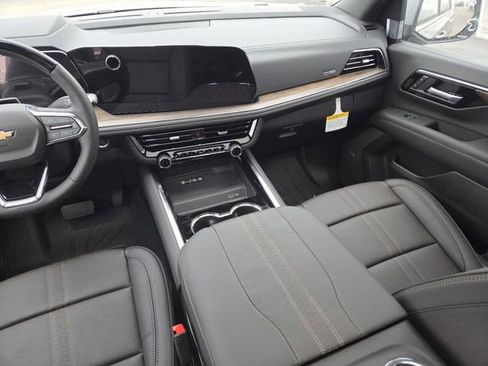 New 2026 Chevrolet Suburban High Country AWD/4WD image 38