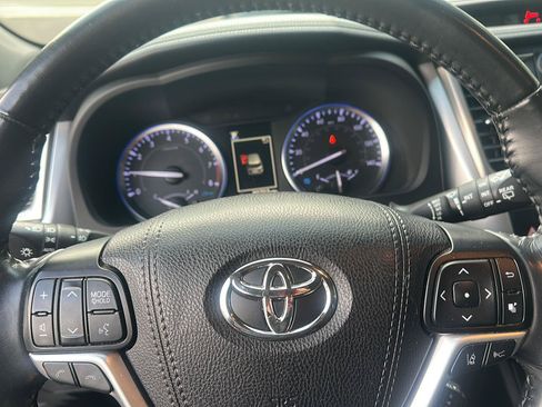Used 2019 Toyota Highlander Limited AWD/4WD image 17