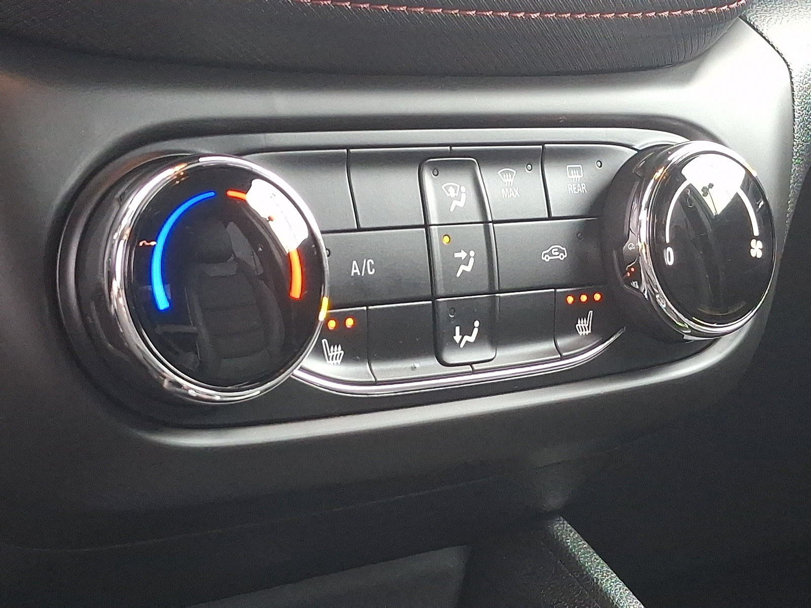 Used 2023 Chevrolet TrailBlazer RS AWD/4WD image 15