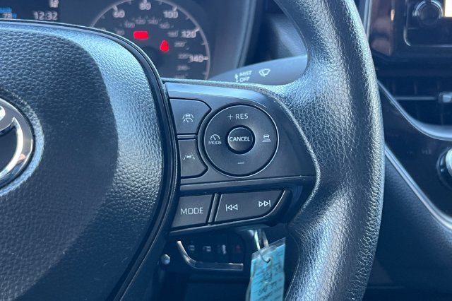 Used 2025 Toyota Corolla LE FWD image 25
