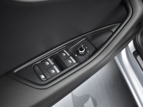 Used 2017 Audi A4 2.0T Premium image 10