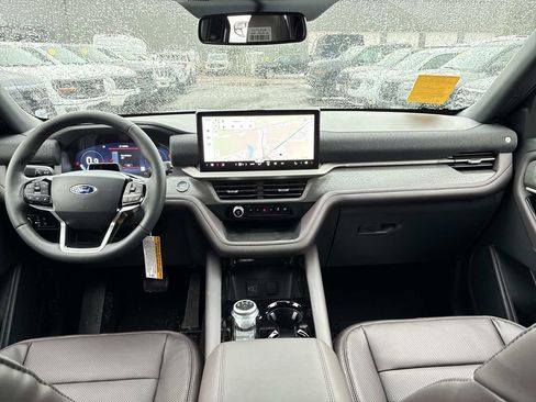 New 2026 Ford Explorer Platinum w/ LUX Leather Package image 9