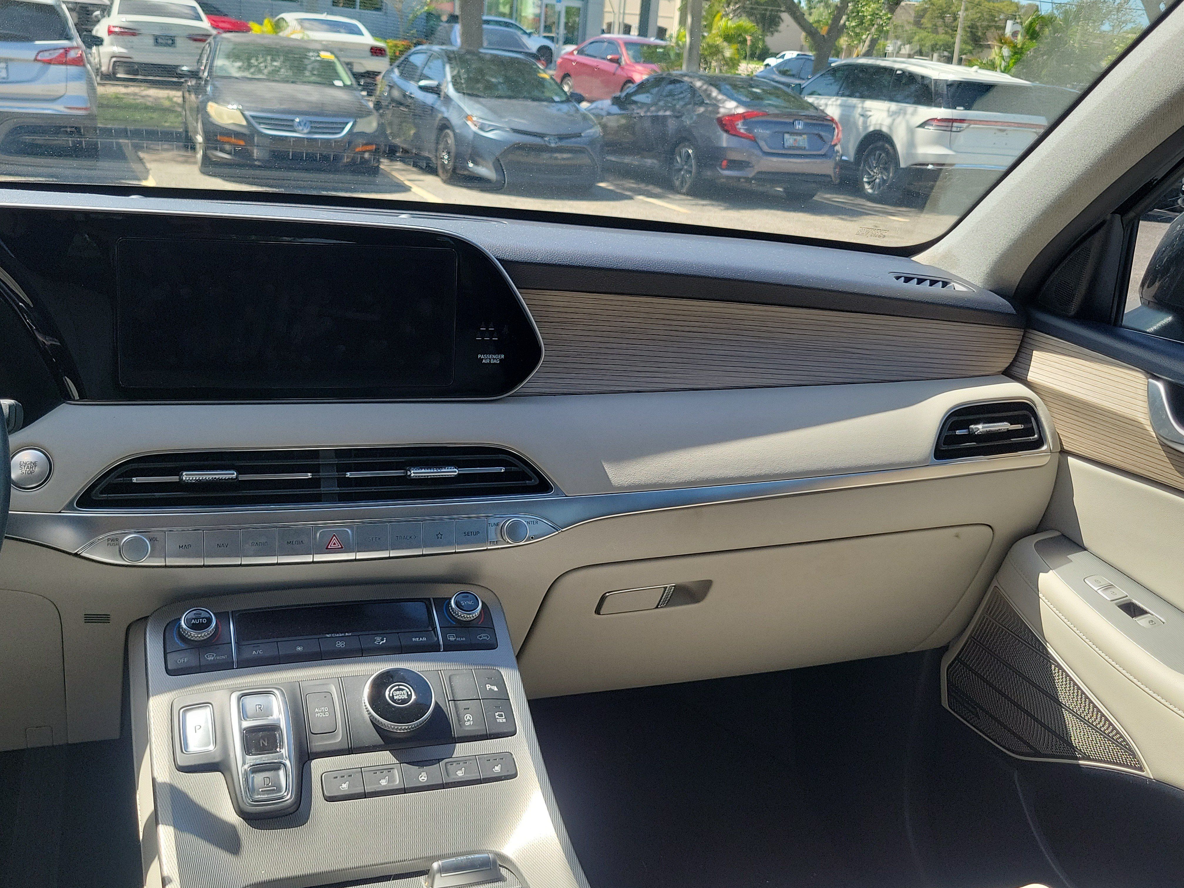 Used 2022 Hyundai Palisade Limited FWD image 9