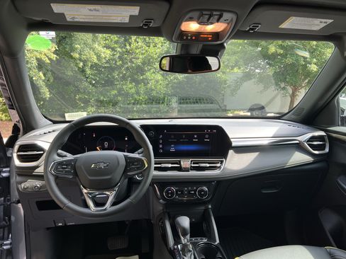 Used 2025 Chevrolet TrailBlazer ACTIV w/ Convenience Package FWD image 33