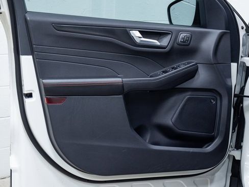 Used 2022 Ford Escape SEL w/ SEL Stealth AWD Package image 13