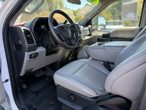 Used 2021 Ford F450 XL w/ Power Equipment Group image 28