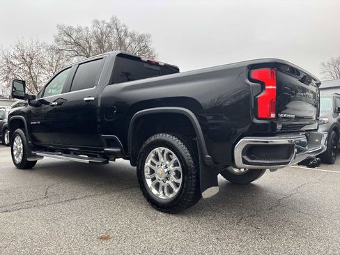 Used 2025 Chevrolet Silverado 3500 LTZ w/ LTZ Premium Package image 8