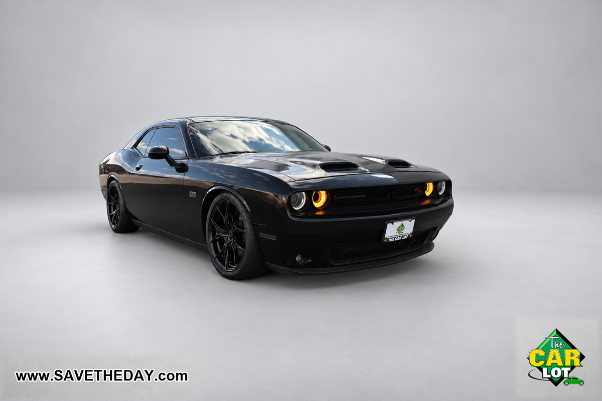 Used 2018 Dodge Challenger R/T w/ Blacktop Package RWD image 10