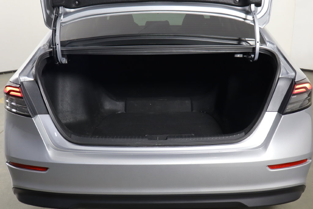 Used 2025 Honda Accord LX image 16