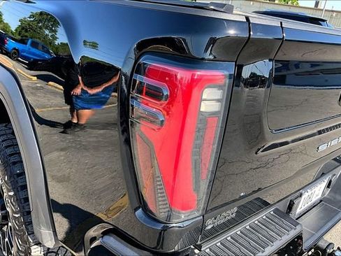 Used 2025 GMC Sierra 2500 AT4X AWD/4WD image 22