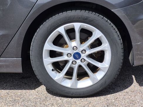 Used 2019 Ford Fusion SE FWD image 14