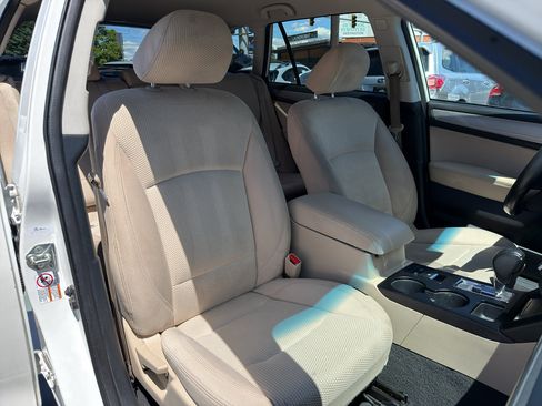 Used 2018 Subaru Outback 2.5i Premium AWD/4WD image 19