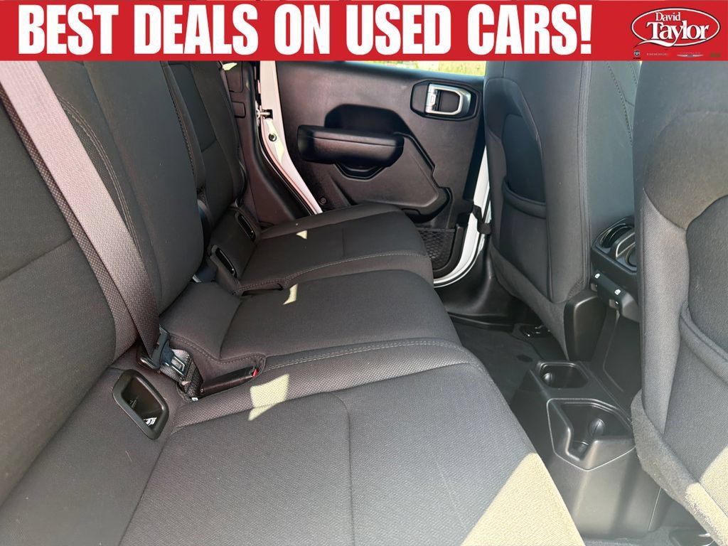 Used 2022 Jeep Gladiator Sport AWD/4WD image 32