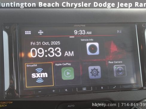 Used 2017 Jeep Wrangler Unlimited Rubicon w/ Connectivity Group image 21