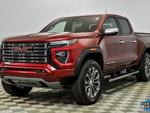 Used 2023 GMC Canyon Denali image 4