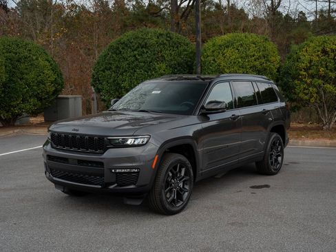 New 2025 Jeep Grand Cherokee L Limited AWD/4WD image 3