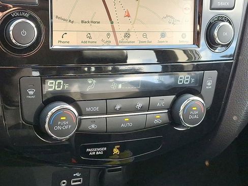 Used 2020 Nissan Rogue Sport SL w/ Premium Package image 17