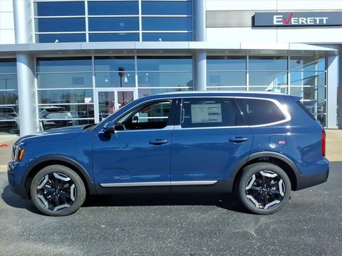 New 2025 Kia Telluride S image 5