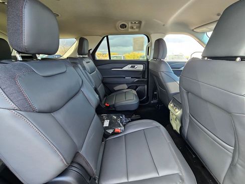 New 2026 Ford Explorer Active w/ Active Comfort Package image 30