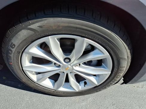 Used 2025 Chevrolet Malibu LT FWD image 7