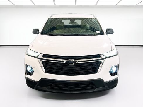 Used 2022 Chevrolet Traverse LS FWD image 2