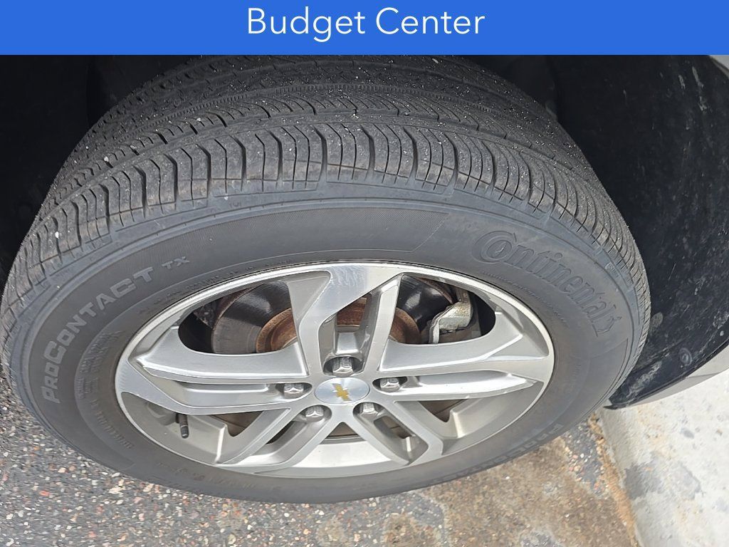 Used 2017 Chevrolet Equinox Premier w/ Enhanced Convenience Package FWD image 33