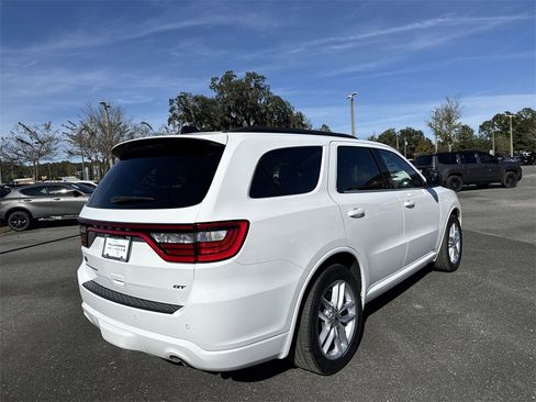 Used 2023 Dodge Durango GT image 3