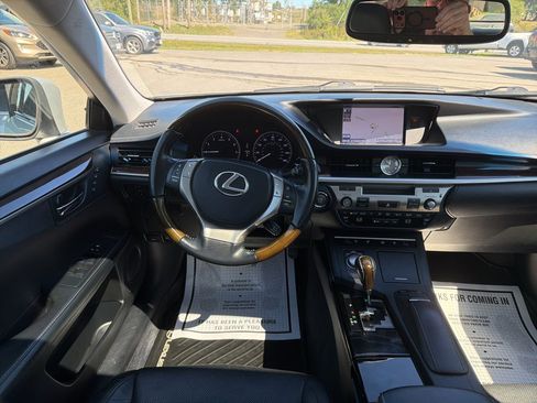 Used 2013 Lexus ES 350 w/ Luxury Pkg FWD image 7