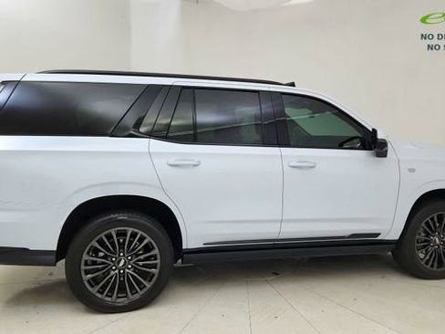 Used 2026 Cadillac Escalade Platinum Sport AWD/4WD image 6