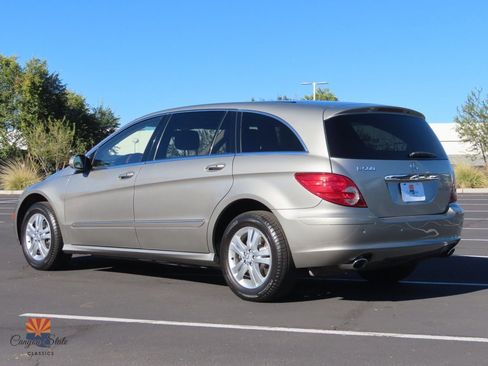 Used 2006 Mercedes-Benz R 500 4MATIC image 11